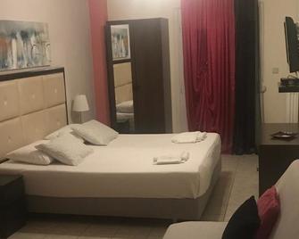 Alexandros Hotel - Leptokaryá - Bedroom