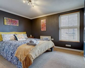 1 Old Chapel Cottages by Winterton Cottages - Winterton-on-Sea - Bedroom