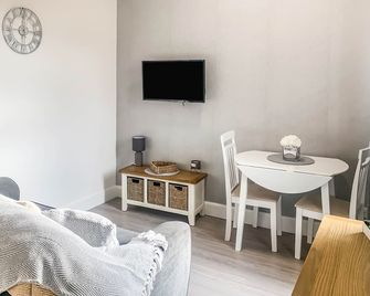 The Rosebery Retreat By The Castle 1-Bed Apartment - Inverness - Sala de estar