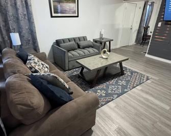 Cozy 2BD house A Russian Jack - Anchorage