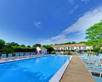 All Seasons Resort - South Yarmouth - Pool