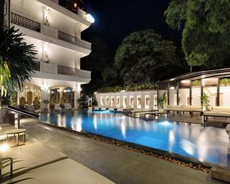 Le Grande Indochine Hotel - Siem Reap - Pool