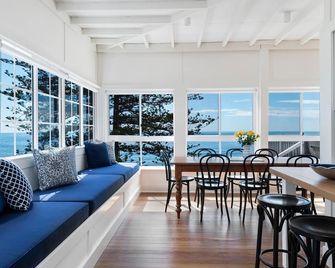 Howth - The Black House By Tcc - Newport - Living room