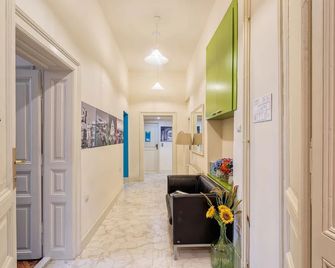 Booking Bnb - Belgrado - Pasillo