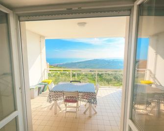 New Apartment in Vasto, A/C, with Breathtaking View of the Adriatic - Vasto - Balcony