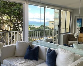 Oceanfront Property Diamond Head Beach Hotel Unit 704 - Honolulu - Balcony