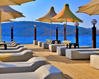 Oscar Seaside Hotel & Spa - Meşelik - Edificio