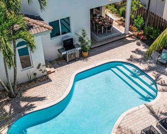 Steps from The Beach Heated Pool Sun Key Game Room Resldences - Fort Lauderdale - Pileta