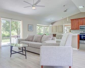 Hot Tub, Breakfast, Game Room, & Close to Beaches - North Port - Living room