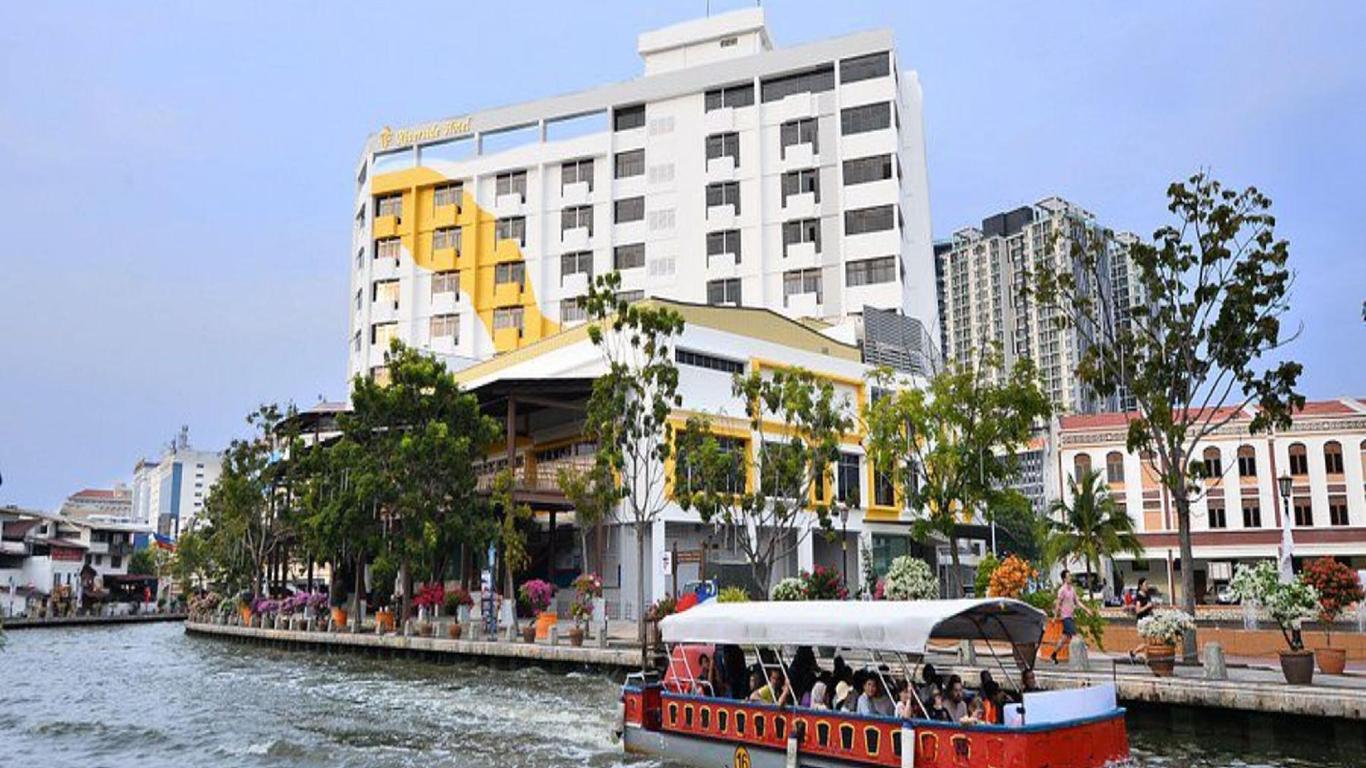Tun Fatimah Riverside Hotel