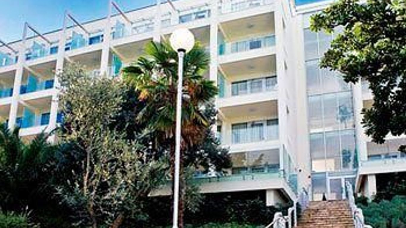 Riviera Resort Hotel