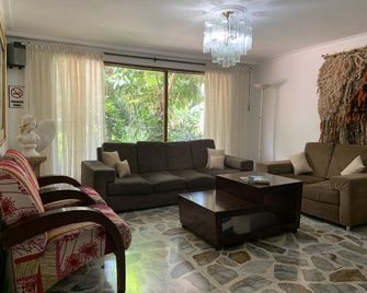 Casa Rosales Hotel - Medellín - Living room