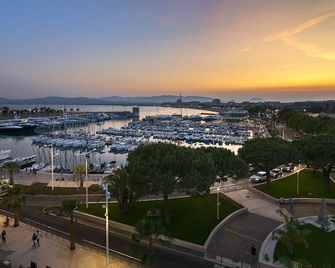 Hotel Le Touring - Saint-Raphaël - Vista del exterior