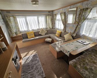 Honeywell 2-bed Holiday Home in Ingoldmells - Skegness - Living room