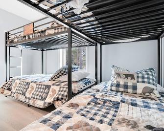 Unwind at Our Beautiful Sanctuary | Scenic Views by RedAwning - Bridgton - Bedroom