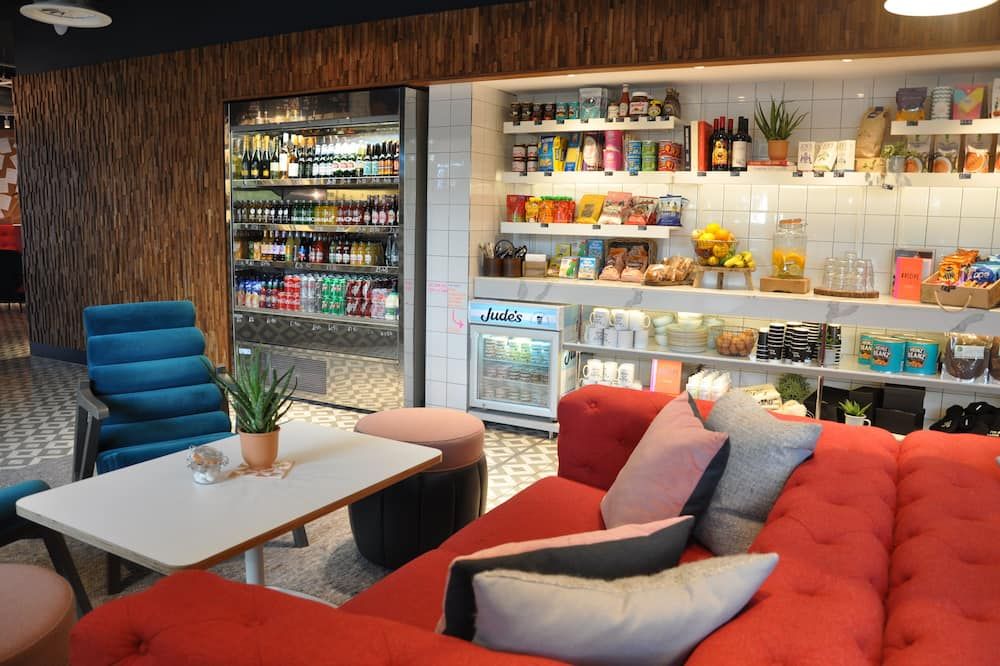 روم 2 ساوث هامتن هومتل - ساوثهامبتون - بار