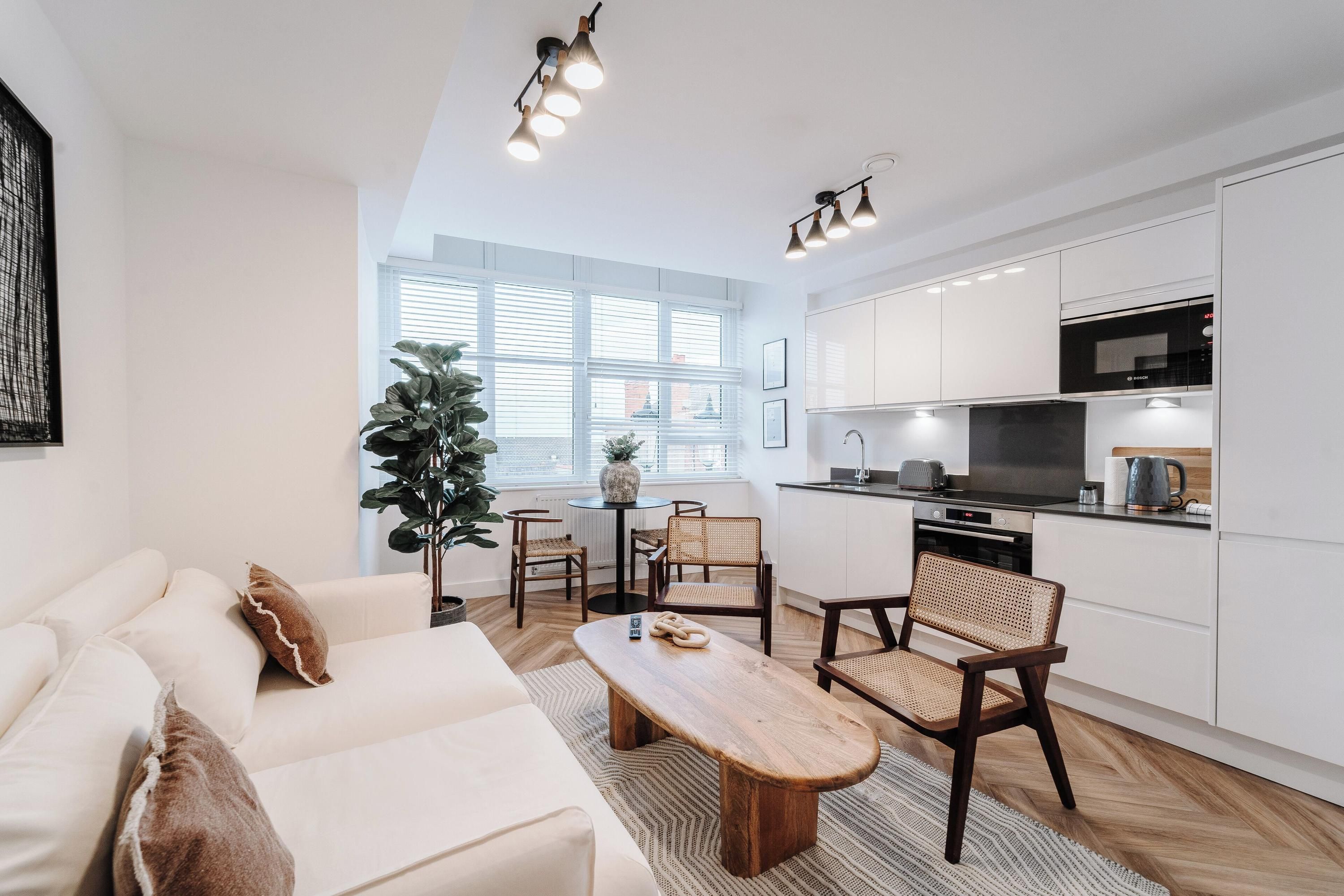 Royal House Luxury Apartments - Chester - Chester - Living room