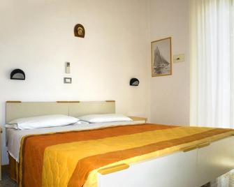 Hotel Sorriso - San Mauro a Mare - Bedroom