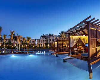 منتجع ريكسوس شرم الشيخ - شرم الشيخ - حوض السباحة