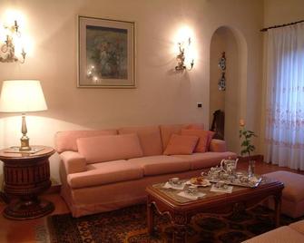 Luxury 18th Century Villa Walking distance to a Pretty Village - Londa - Sala de estar