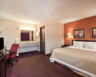 Days Inn by Wyndham Pittsburgh-Harmarville - Pittsburgh - Schlafzimmer