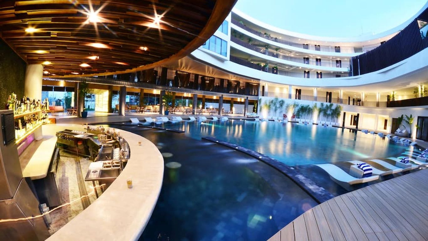 Hue Hotels and Resorts Boracay Managed by HII