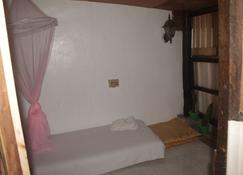 Maraño's Home Care - Legazpi City - Yatak Odası