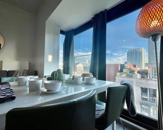 Oneluxstay Antwerp City Centre - אנטוורפן - חדר אוכל