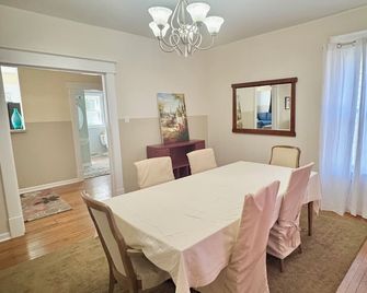 3 Bed 3 Bath Beautiful Historic District Within Walking Downtown Cape Girardeau - Кейп Джирардо - Їдальня