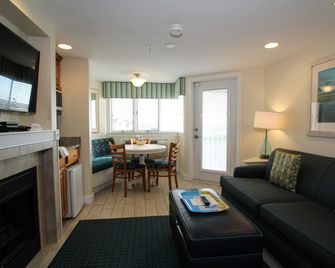 Ocean Club on Smuggler's Beach - South Yarmouth - Obývací pokoj