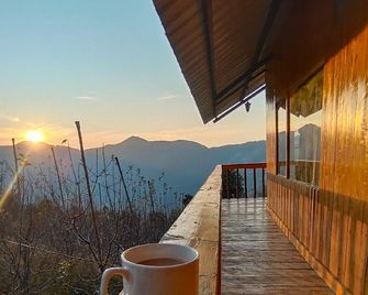 Tree Nest Resort - Shimla - Ban công