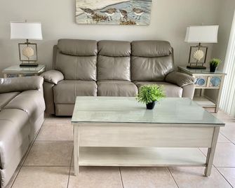 Shorewalk Vacation Villas - בריידנטון - סלון