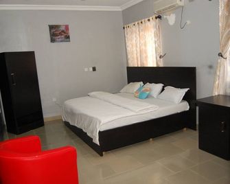 Allan Keri Hotel and Suite - Benin City - Bedroom