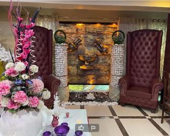 Metro Hotel - Quetta - Bedroom