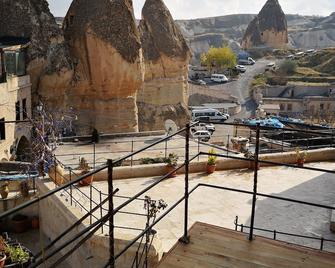 Mosaic Cave Hotel - Göreme - Balcony