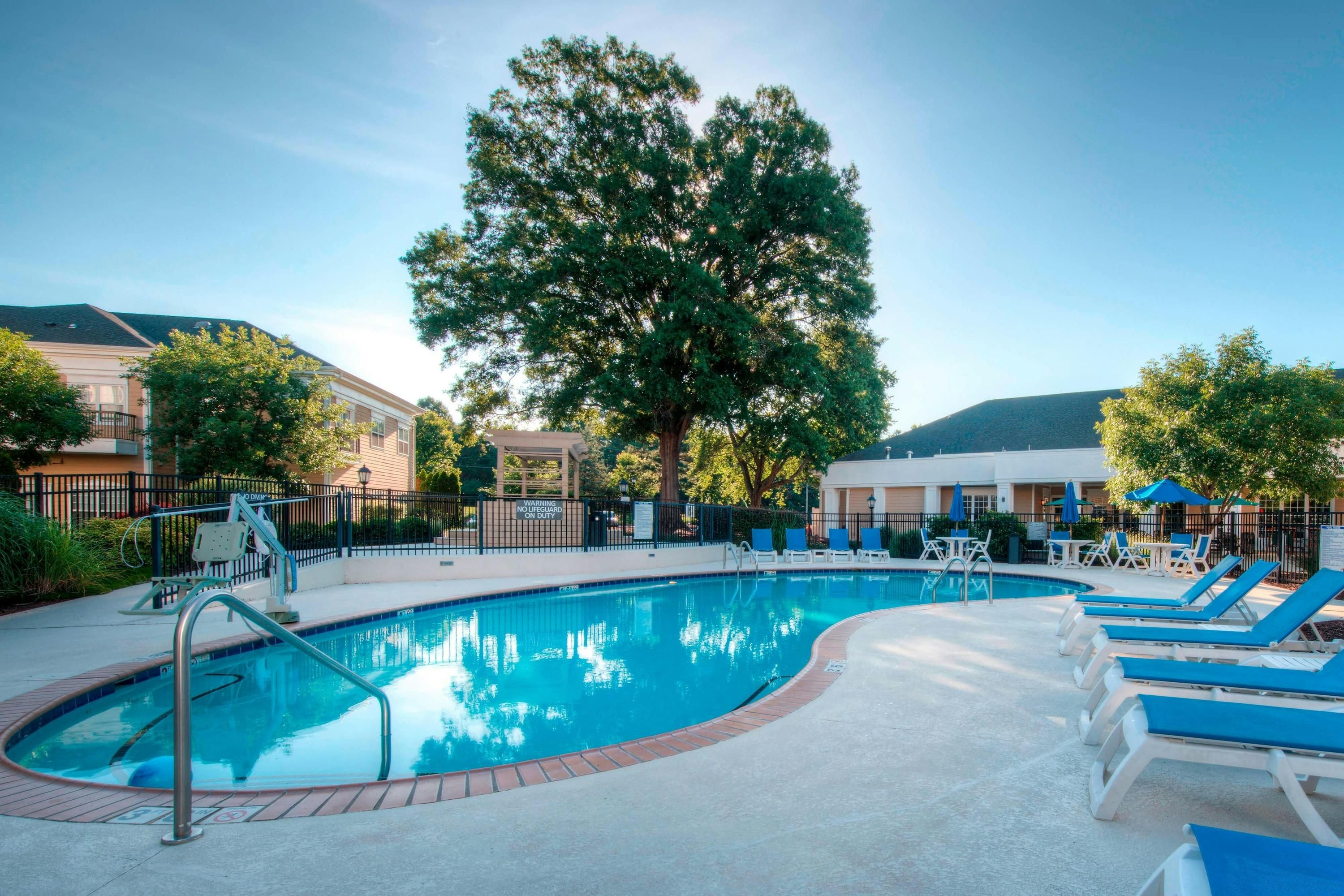 Residence Inn by Marriott Chapel Hill - Chapel Hill - Zwembad