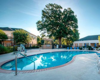 Residence Inn by Marriott Chapel Hill - Chapel Hill - Zwembad