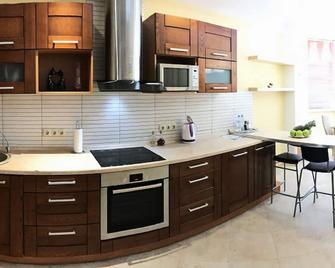 PaulMarie Apartments on Prs. Stroiteley - Vitebsk - Kitchen
