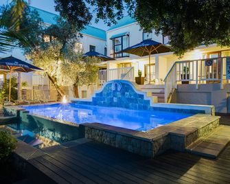 Protea Hotel by Marriott Dorpshuis & Spa Stellenbosch - קייפ טאון - בריכה