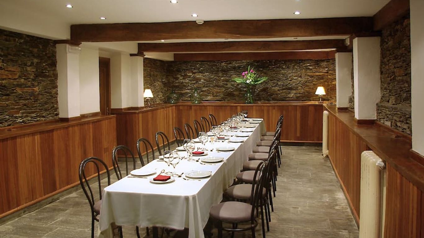 Hotel y Apartamentos Arias