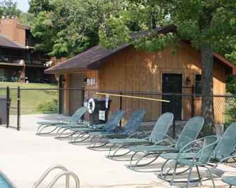Lakewoods Resort - Cable - Patio
