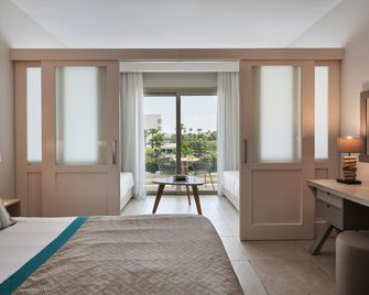 Atlantica Aeneas Resort - Ayia Napa - Phòng ngủ