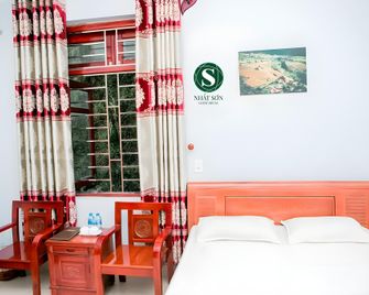 Nhat Son Guesthouse - Lang Son - Habitación