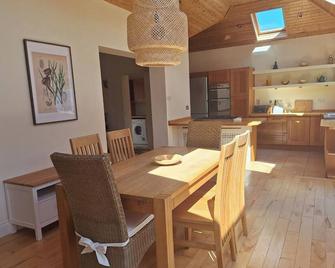Bright, Open, Airy Living in Dublin 14 - Dublín - Comedor