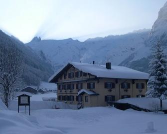 Hotel Garni Hostatt - Engelberg - Будівля