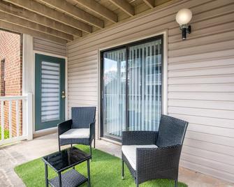 Comfortable Condo in the Heart of Huntsville - Huntsville - Patio