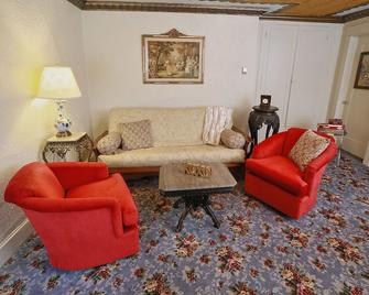 Schwartz's Inn - Kingston - Living room