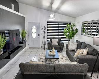 Friendly family space - Horizon City - Living room