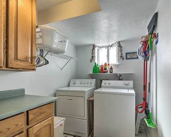 Pet-friendly Aurora House w/ Mountain Views! - Salina