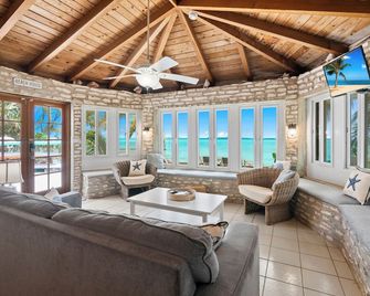 Great Exuma Ocean Front Beach House-Private Beach-Close to Airport-ParadisePoint - Moss Town - Sala de estar
